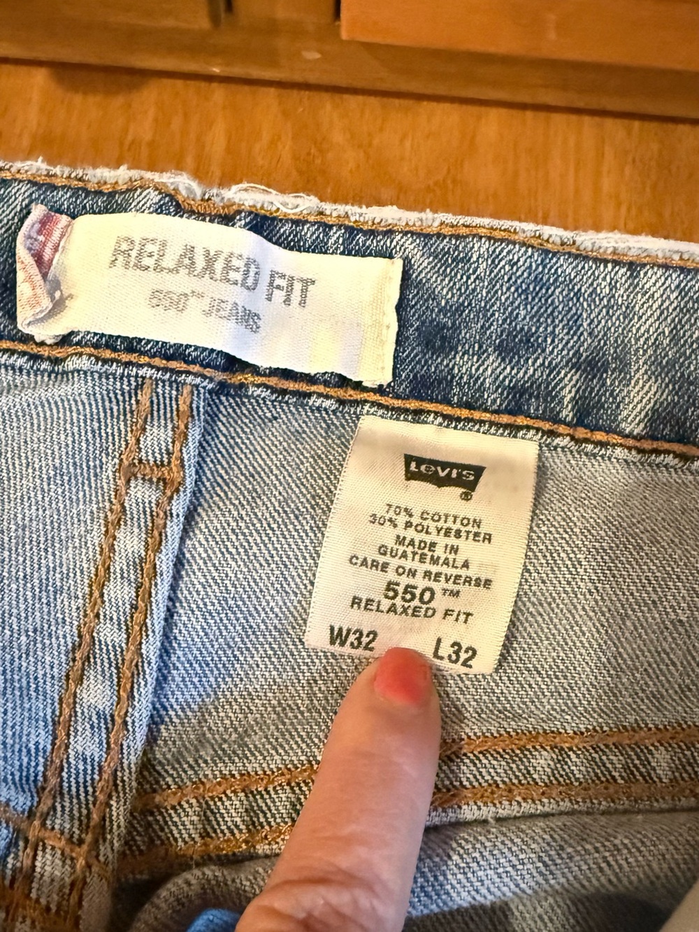 VTG 90s Levi’s 550 Relaxed Fit Jeans | 32x32 Light Wash Distressed Ripped - Picture 5 of 16